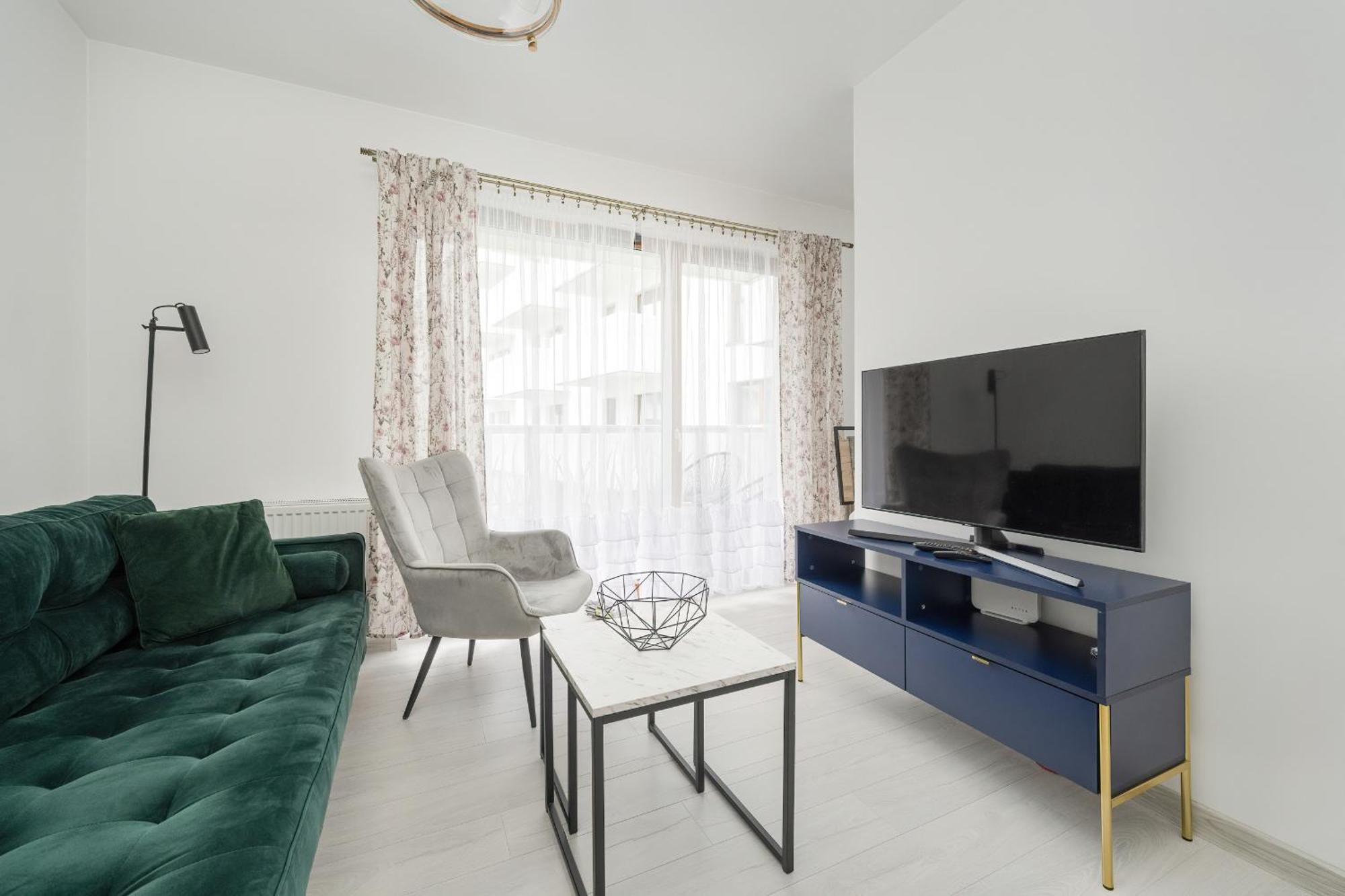 Modern Classic In Kepa Mieszczanska By Renters Apartment *