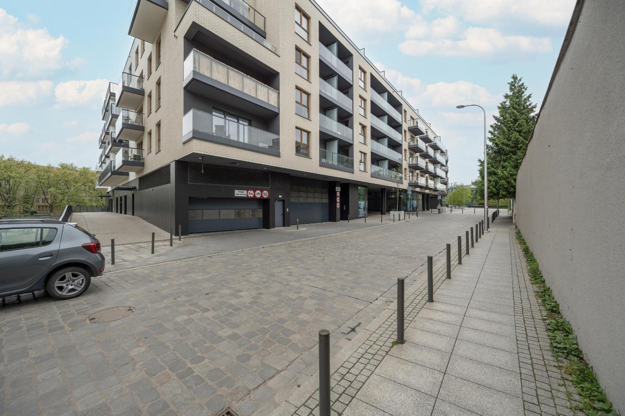 Modern Classic In Kepa Mieszczanska By Renters * Wroclaw