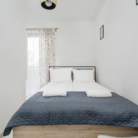Modern Classic Studio Apartment In Kepa Mieszczanska By Noclegi Renters Wroclaw Exterior photo